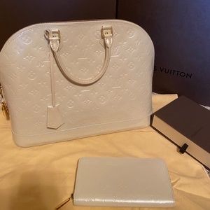 **SOLD!! Louis Vuitton Vernis Alma GM WITH WALLET